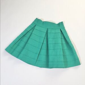 Devlin structured tiered Kelly green scuba blend skirt size S